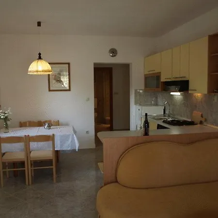 Dakrijus Apartment *