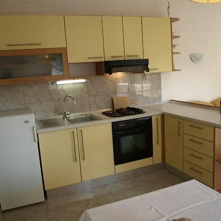 Apartment Dakrijus *