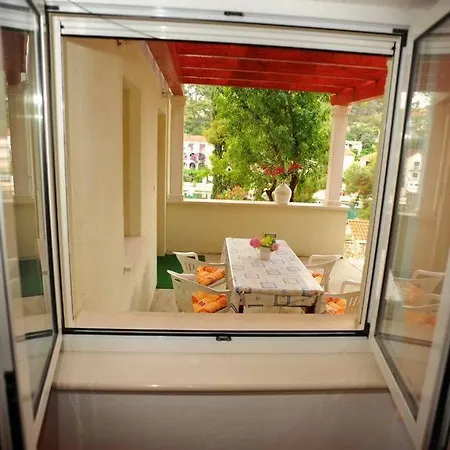 Dakrijus Apartment Lozisce