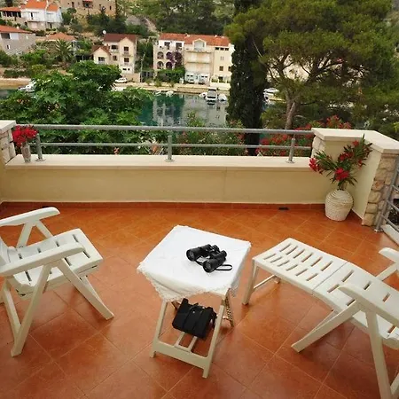 Apartman Dakrijus Ložišće