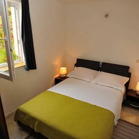 Dakrijus Apartment