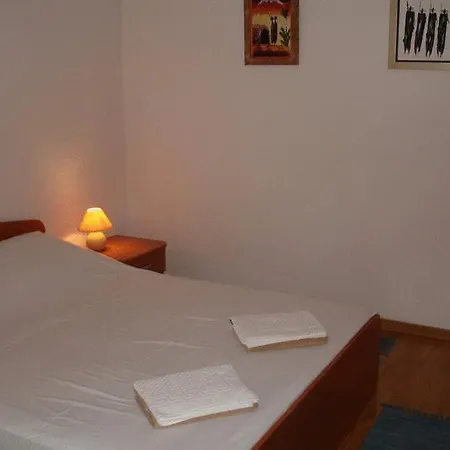 Dakrijus Apartment Lozisce